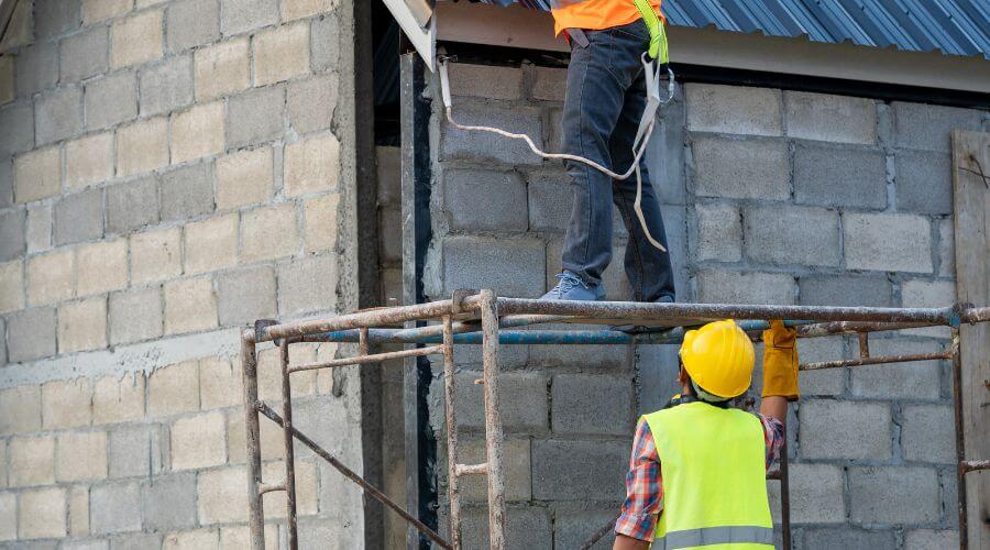 Expert Emergency Roof Repairs services in Elgin, TX